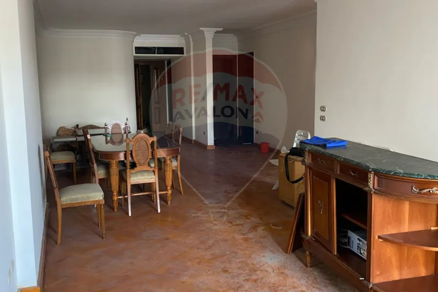 Apartment for sale 180 m Smouha (Fawzi Moaz main St - Brand building)