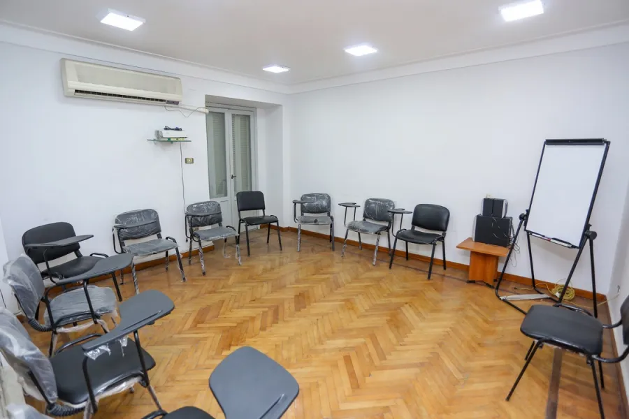 مكتب إدارى للايجار 180 م ثروت (متفرع من ش عبدالحميد الديب)