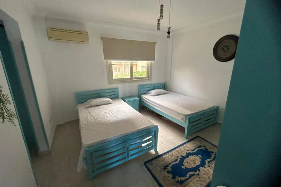 فيلا ستاند الون للبيع (مارسيليا لاند) 300 م مباني