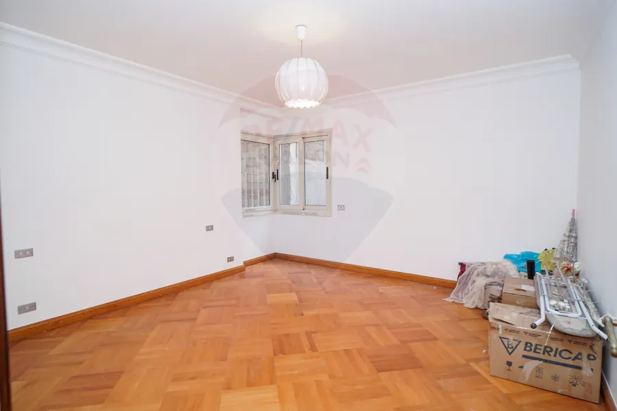 شقة للبيع 270 م سموحة (ش ألبرت الأول)