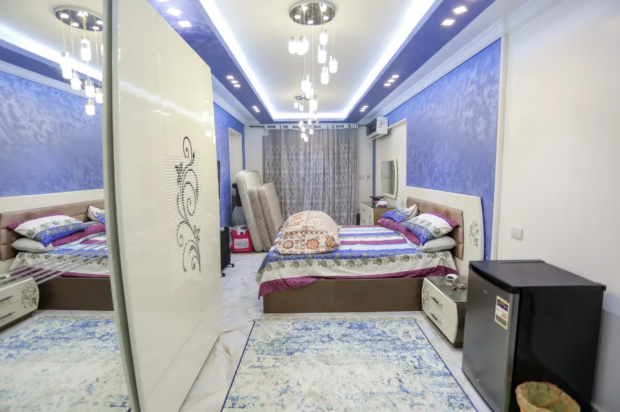 شقة للبيع 220م السرايا (3 نمرة من البحر)