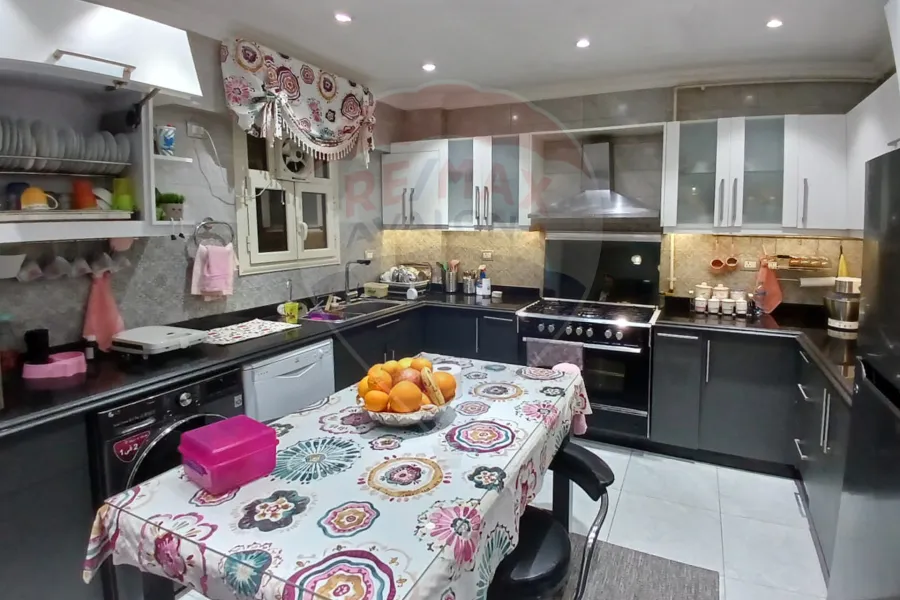 شقة للبيع 341 م الشلالات (ابراج كليوباترا بلازا)