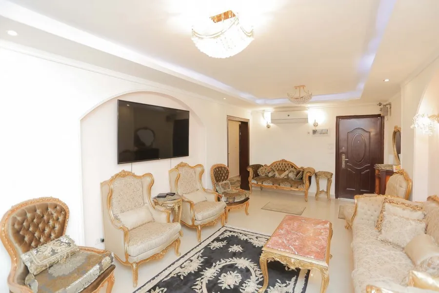 شقة للبيع 140م سيدي جابر (متفرع من ش المشير)