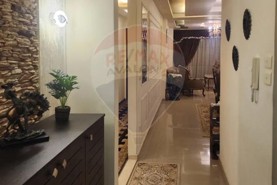 شقة للبيع 140 م سان ستيفانو (ش حامد الخولي)