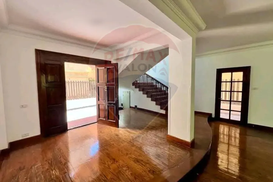 فيلا ستاند الون للبيع 620 م كينج مريوط (العروبة رويال)