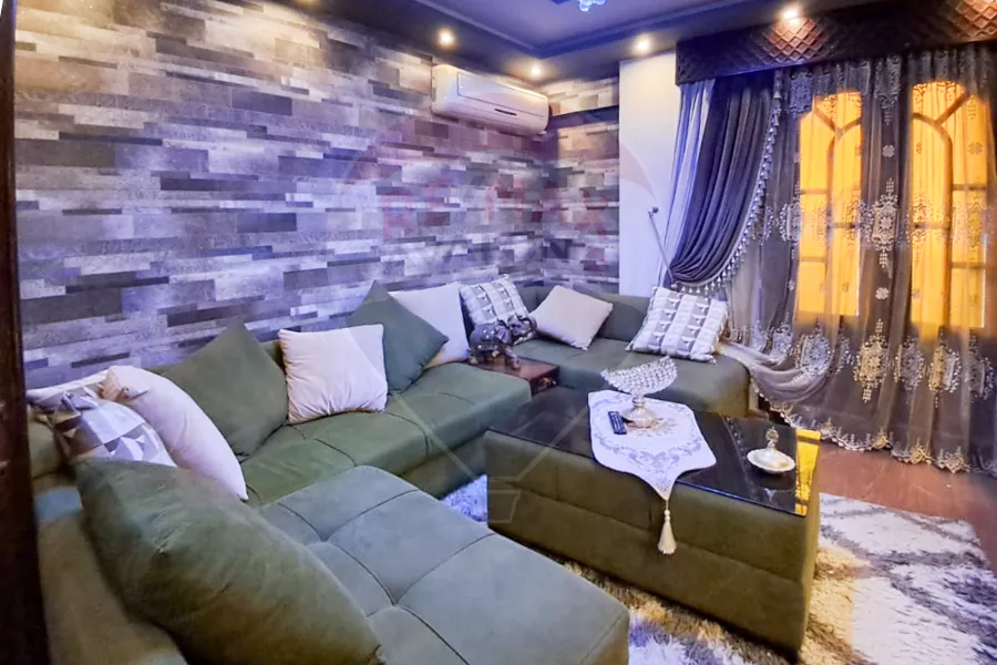 شقة للبيع 134 م  سموحة (ابراج رويال بلازا)