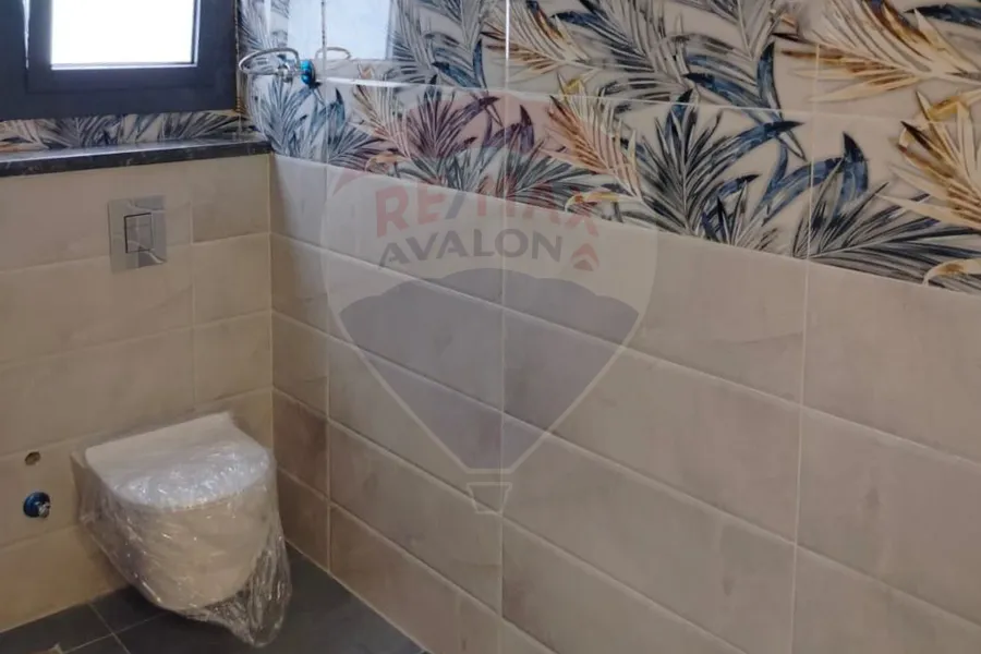 شقة للبيع 290 م سموحة (كريستال تاورز)