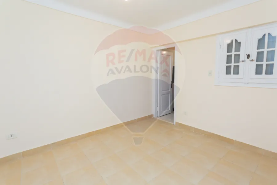 شقة للبيع 125 م سبورتنج (خطوات من البحر والترام)