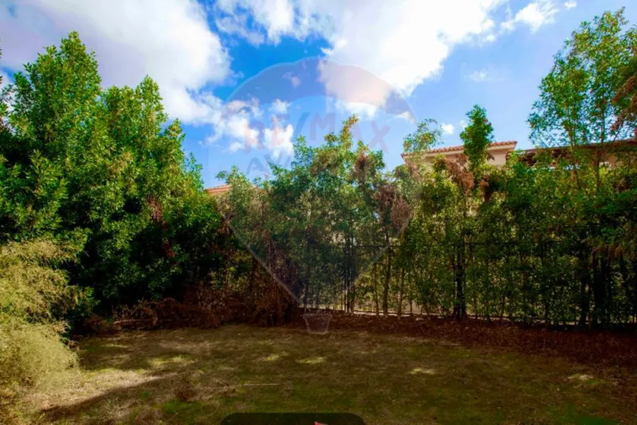 Twin house Villa for sale 450 m King mariout (Alex West Compound)