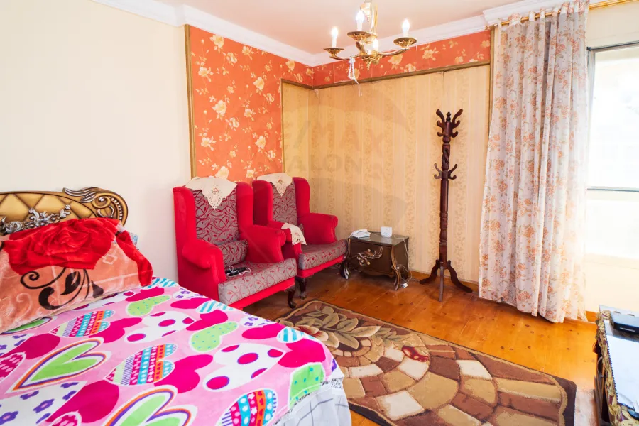 شقة للبيع 135 م محرم بك  (شارع الفردوس)