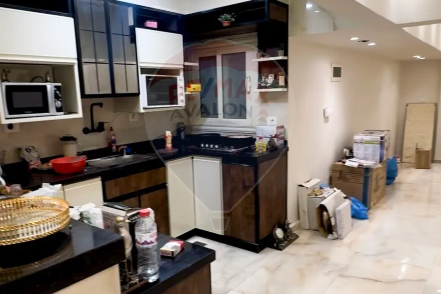 شقة للبيع 180 م جليم (علي البحر مباشرة)