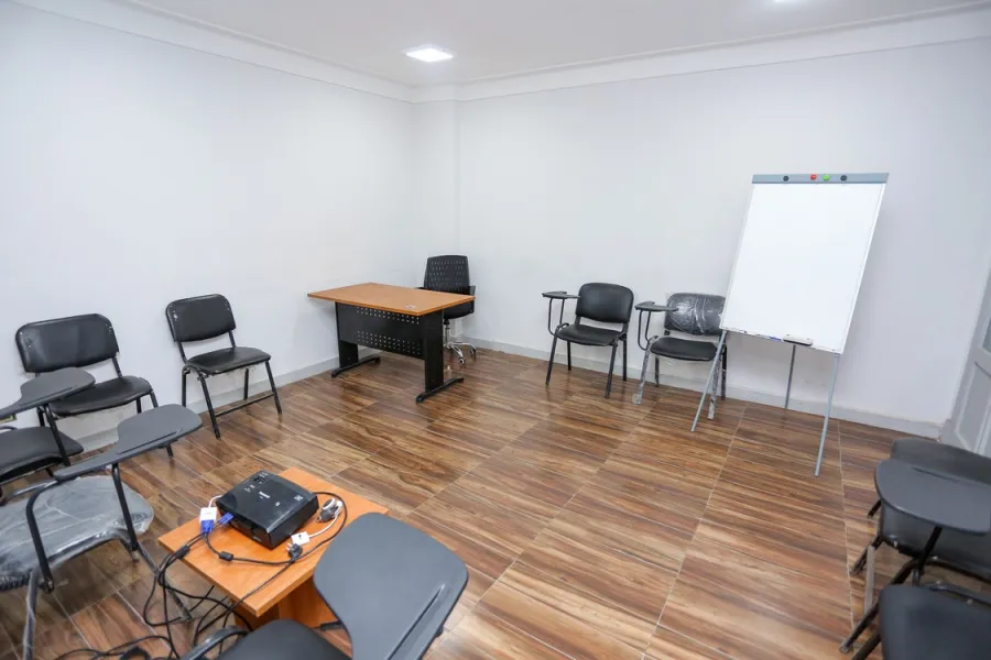 مكتب إدارى للايجار 180 م ثروت (متفرع من ش عبدالحميد الديب)