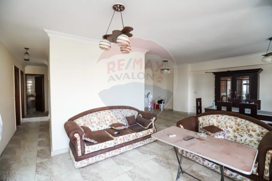 Apartment for sale 160 m Sidi Gaber (El-Mosher St Steps From Sea -Tram Station)