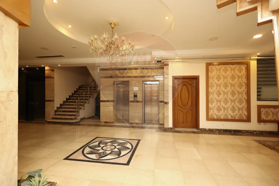 Adminstrative unit for sale 2,300 m Smouha (May 14 Bridge - in front of Green Plaza)