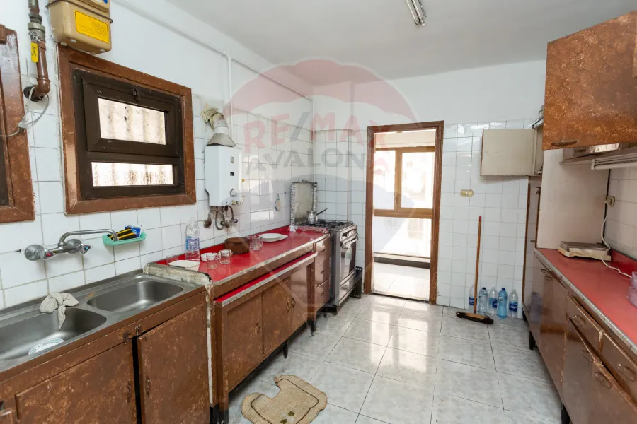 Apartment for sale 120 m Tharwat (directly on the sea)