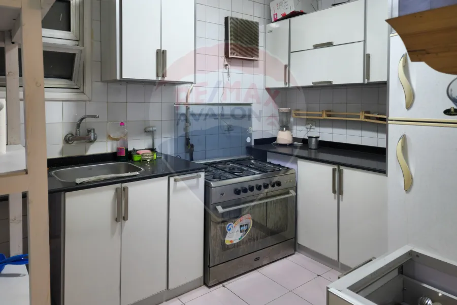 Apartment for sale 114 m net Smouha (directly in front of Zahran Mall)