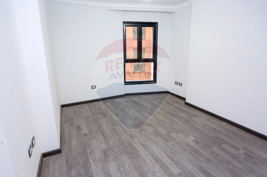 Apartement for sale 182 m Smouha (East Tower Compound - Ryada scool st)