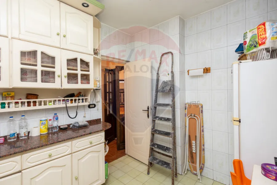 Apartment for sale 216 m Louran (The building on the first row of the sea)