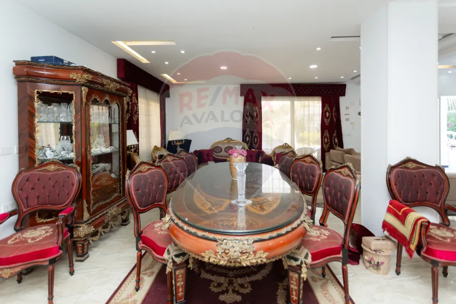 Villa for sale 1,000 m Al-King Mariout (New king St.) - 12,000,000 EGP
