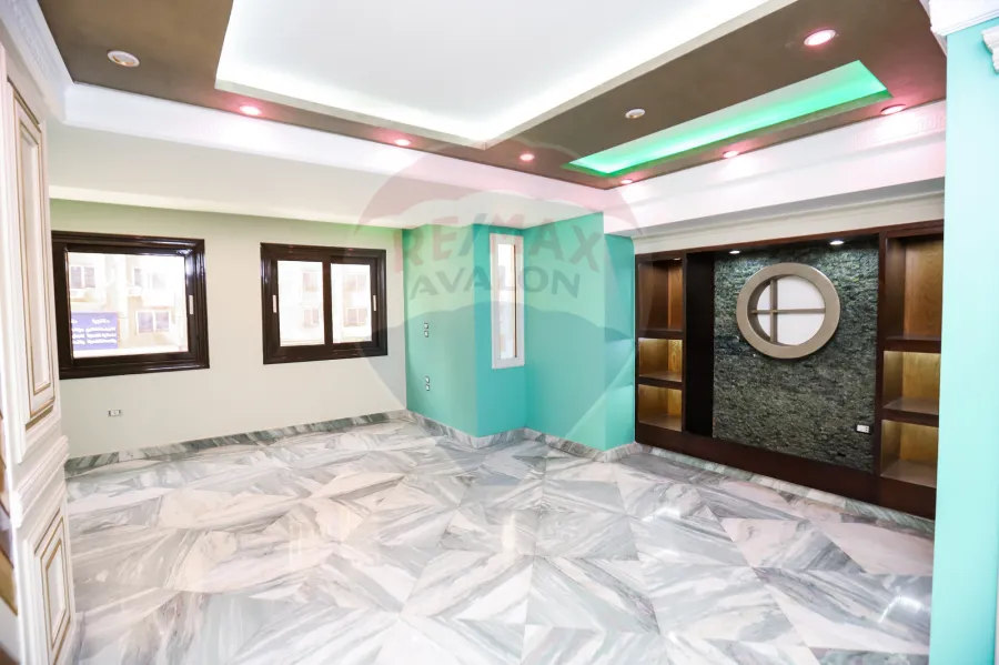 مقر إدارى للبيع 200 م الابراهيمية ( ش ابو قير )