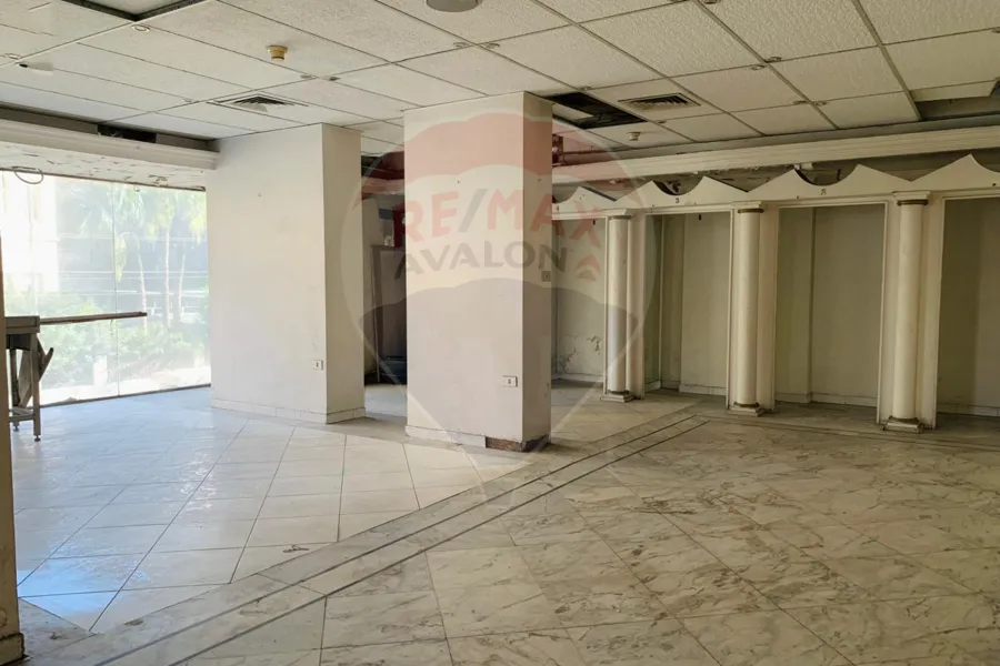 مول تجاري للايجار  جليم (خطوات من الترام )