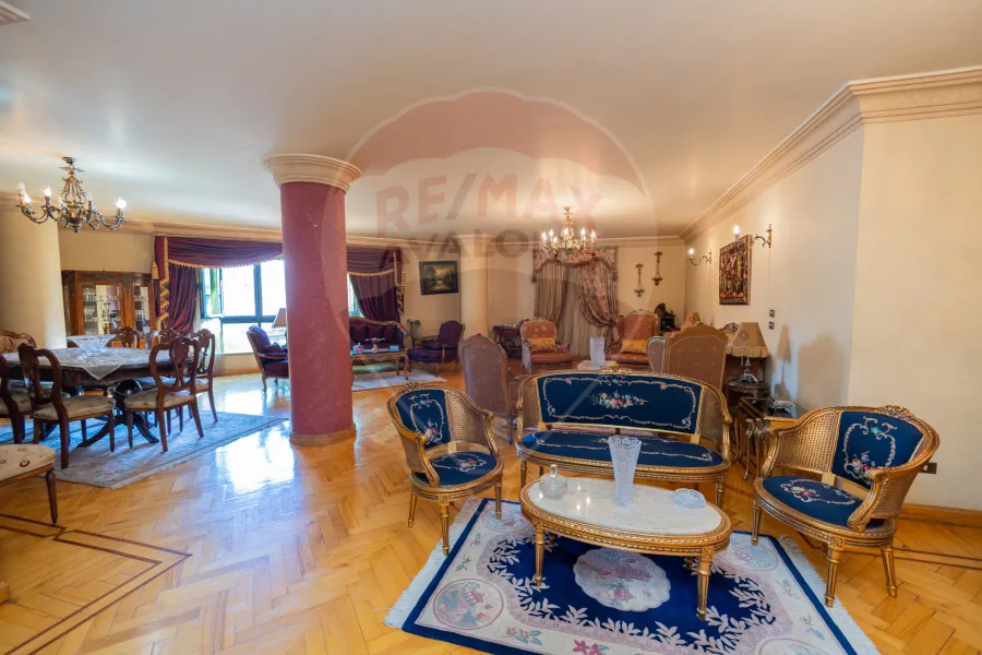 Apartment for sale 270 m Louran (El-Eqbal main st.)
