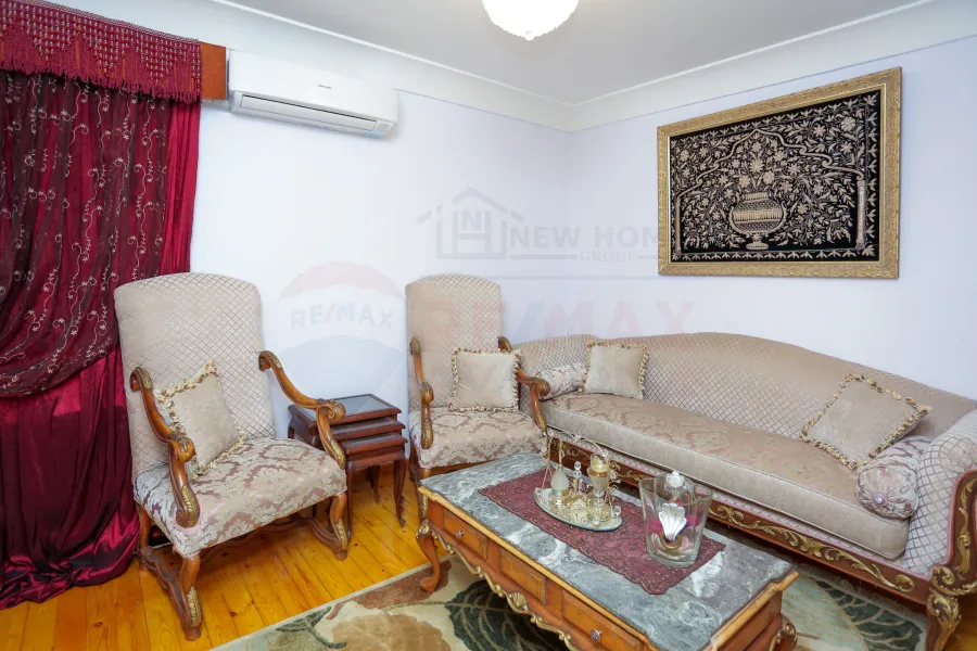 (شقة للبيع 186 م سموحة ( شارع بهاء الدين الغتورى