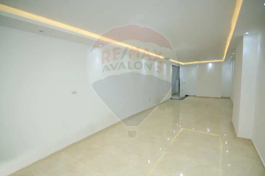 شقة مرخصة للبيع  210 م جليم ( خطوات من البحر و الترام )