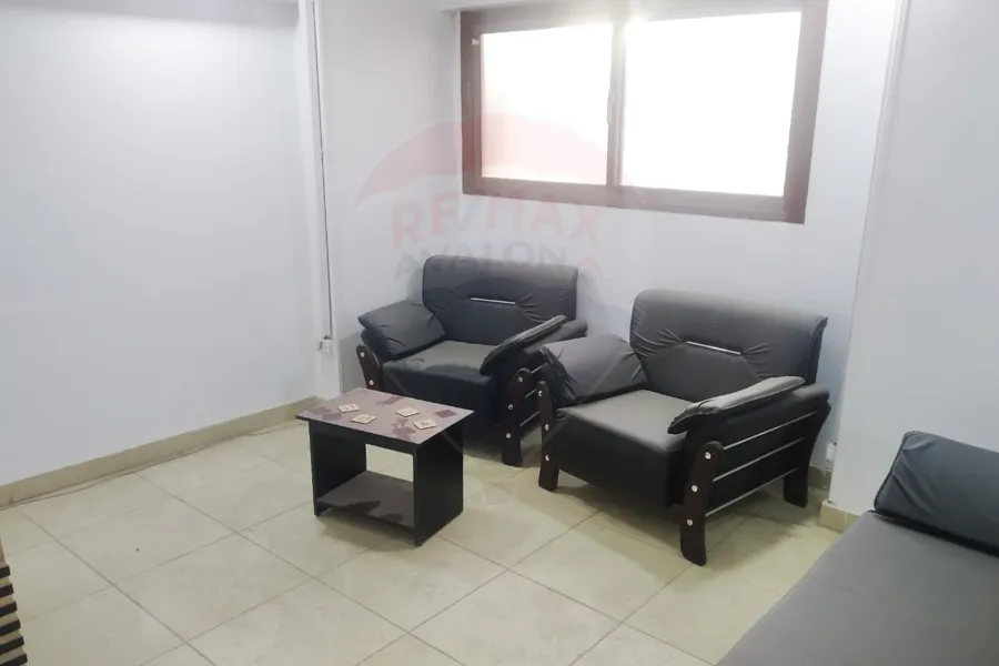 مقر إداري للإيجار  170 م سموحة ( شارع النصر) - يصلح للتوكيلات و الشركات