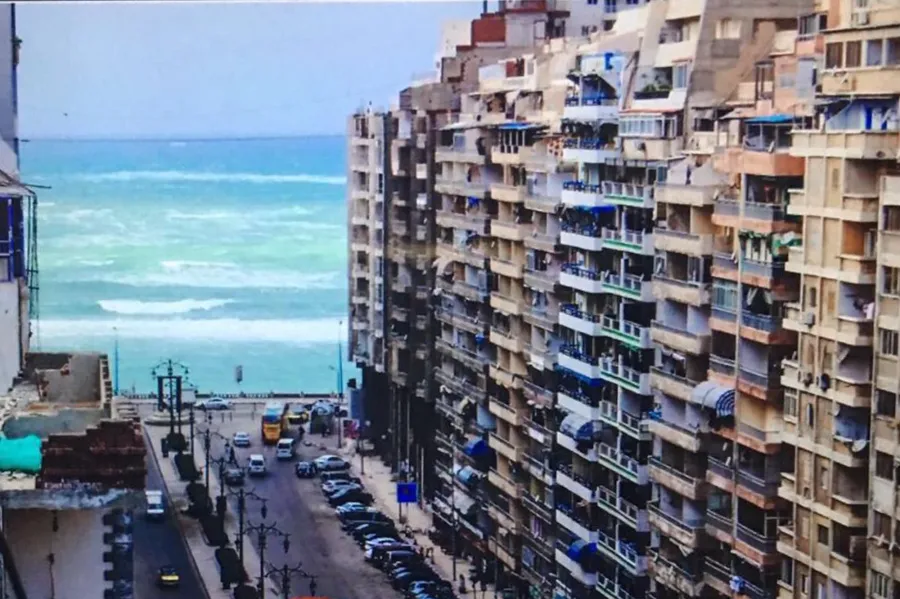 شقة دوبلكس للبيع 400 م ميامي ( ش 45 الرئيسي - 3 نمرة من البحر )