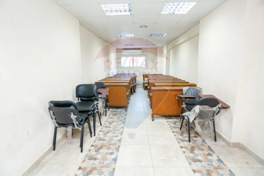 ميزان ادارى للايجار 225 م كامب شيزار ( ش كليه الهندسه )