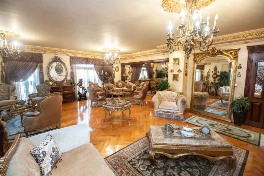 شقة للبيع 277م جليم(علي الترام مباشرة)