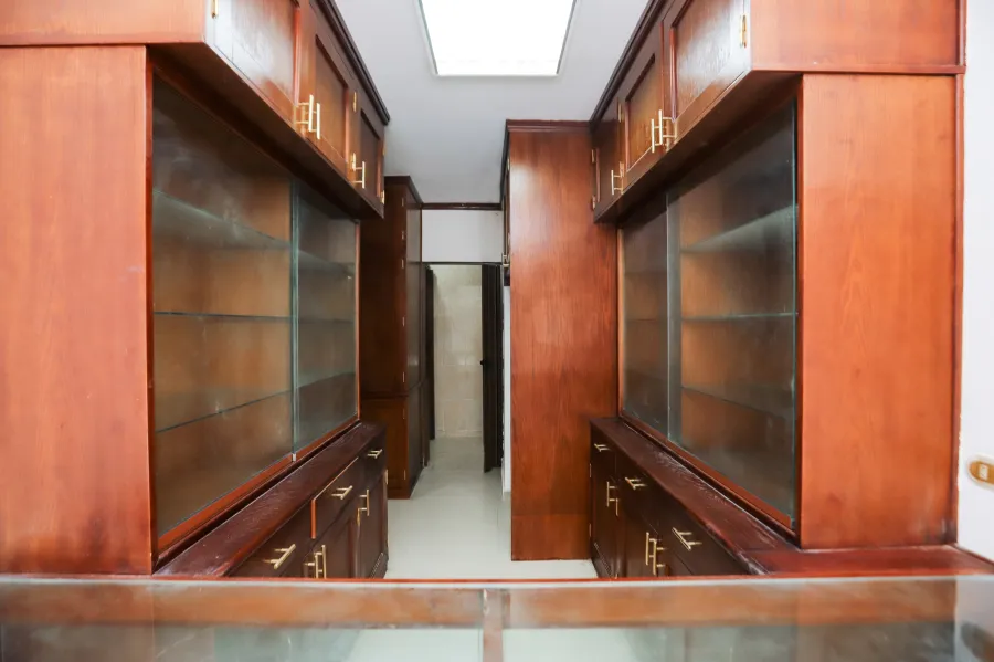 صيدلية للبيع 62 م بولكلي ( ش المصحة)