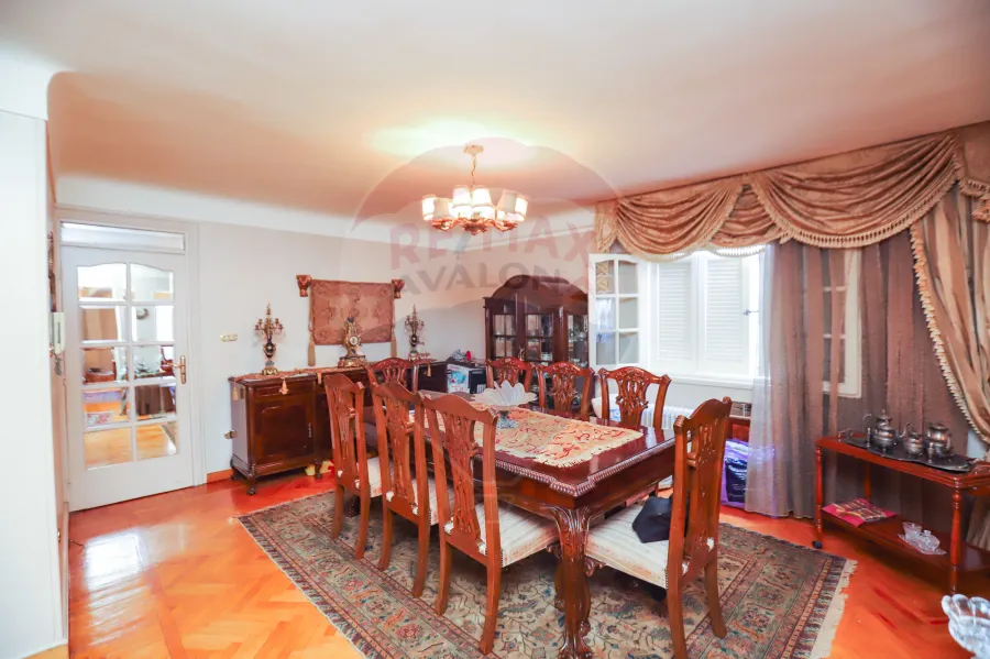 شقة للبيع 220 م سموحه ( تقسيم القضاه )