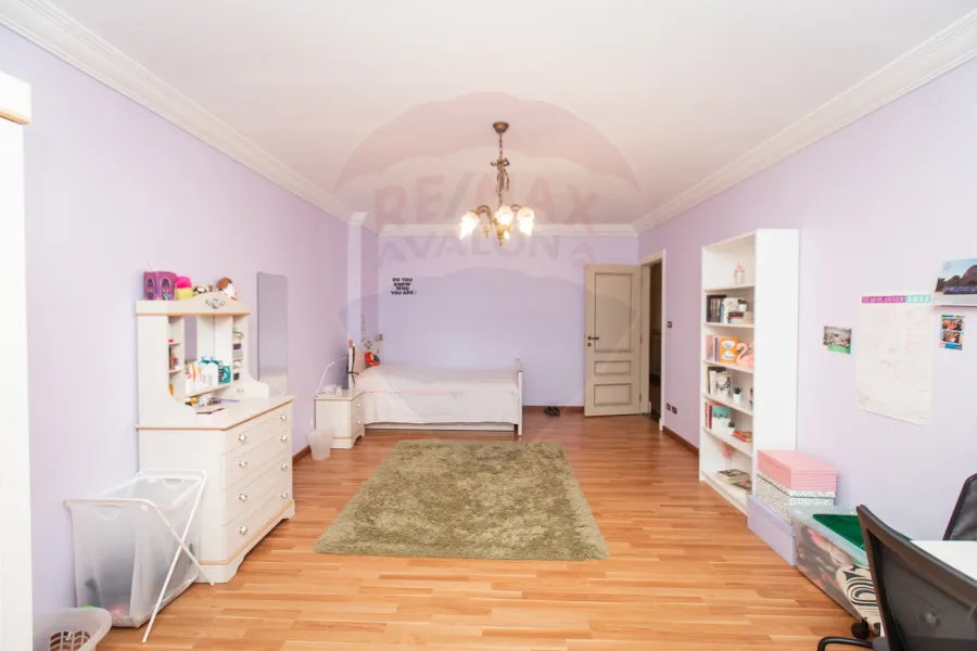 Apartment for sale 280 m Louran (Serhank St.)