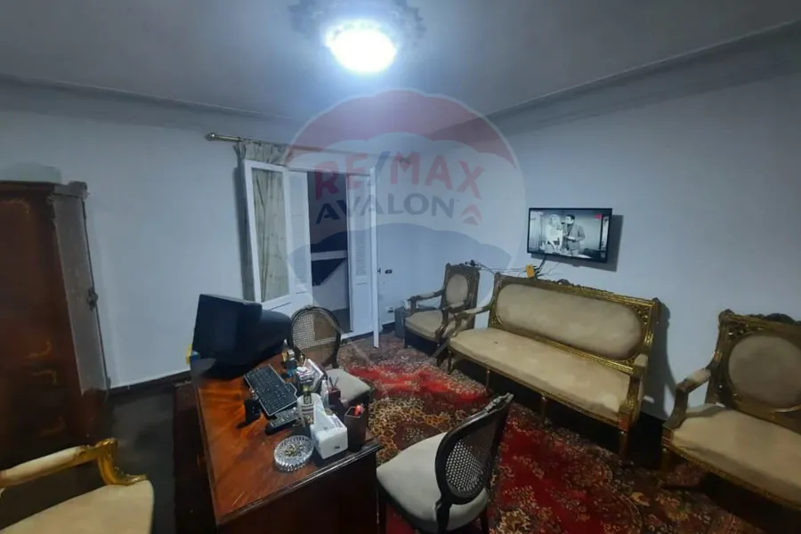 شقة للبيع 160 م كفر عبده  (ش ميناء )