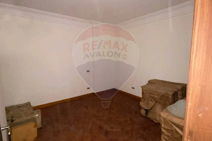 Apartment for sale 180 m Smouha (Fawzi Moaz main St - Brand building)