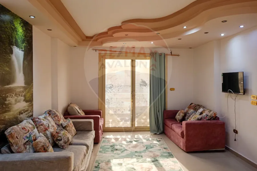 شقة للبيع 110 م كامب شيزار (جانبي بحر)