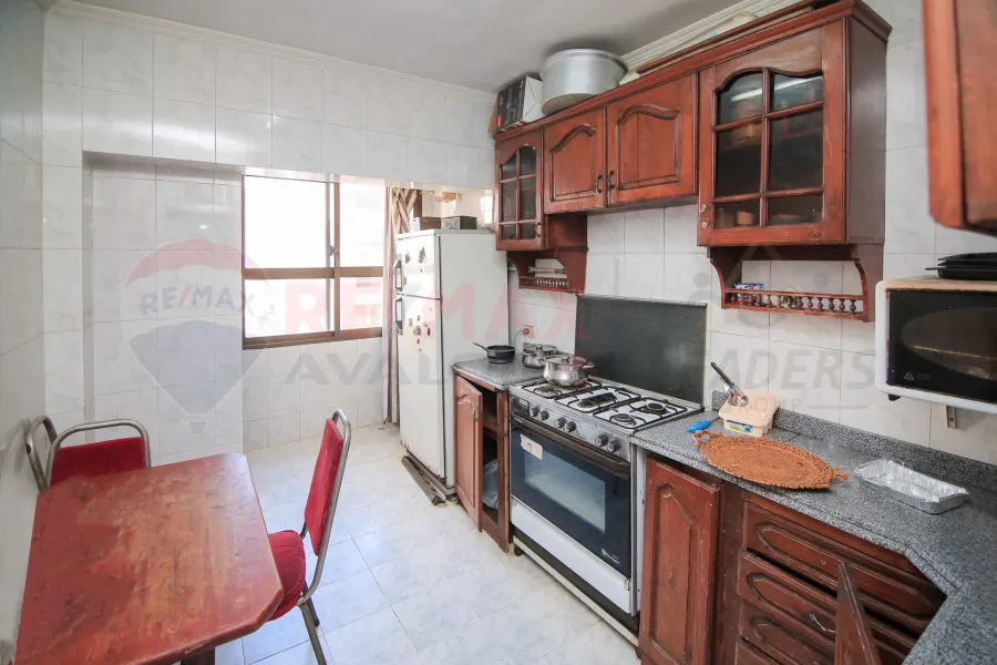 Apartment for sale 140 m Sidi Gaber (Al-Dobat Mustafa Kamel Buildings)