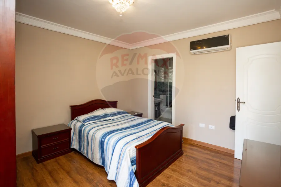 Villa for sale 530 m King mariout (Lakeside Paradise compound)