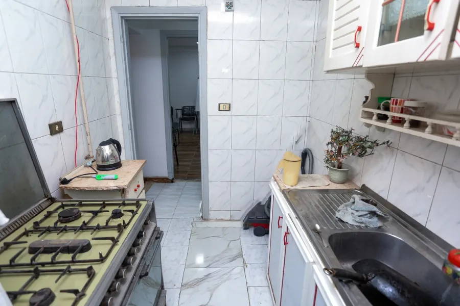 مكتب إدارى للايجار 180 م ثروت (متفرع من ش عبدالحميد الديب)