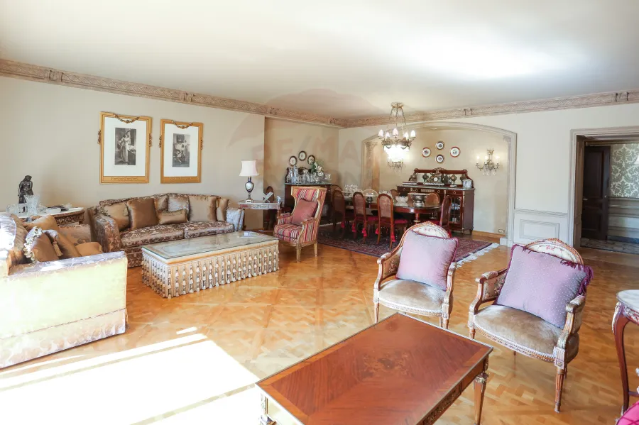 شقه للبيع  300 م كفر عبده ( خطوات من حديقه اللنبي )