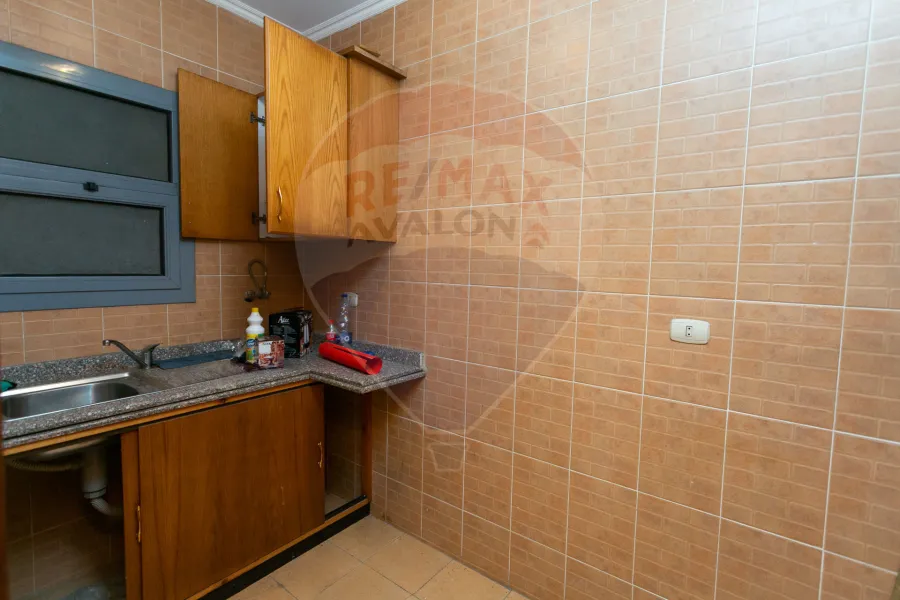 ميزان اداري للايجار 68 م سموحة (ش كمال الدين صلاح)