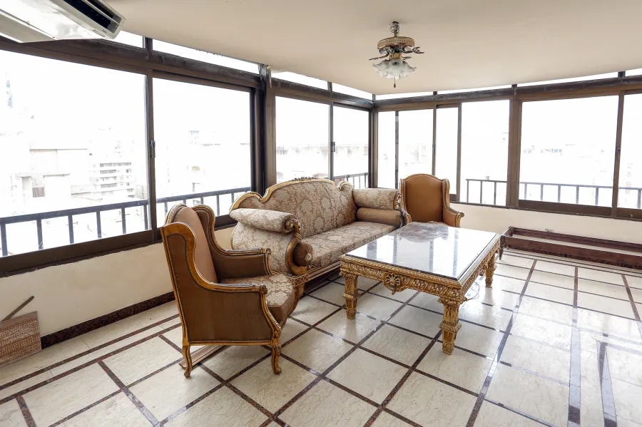 شقة للبيع 320 م جناكليس (علي الترام مباشرة)