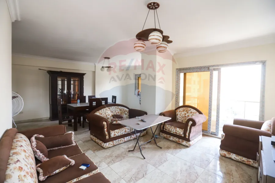 Apartment for sale 160 m Sidi Gaber (El-Mosher St Steps From Sea -Tram Station)