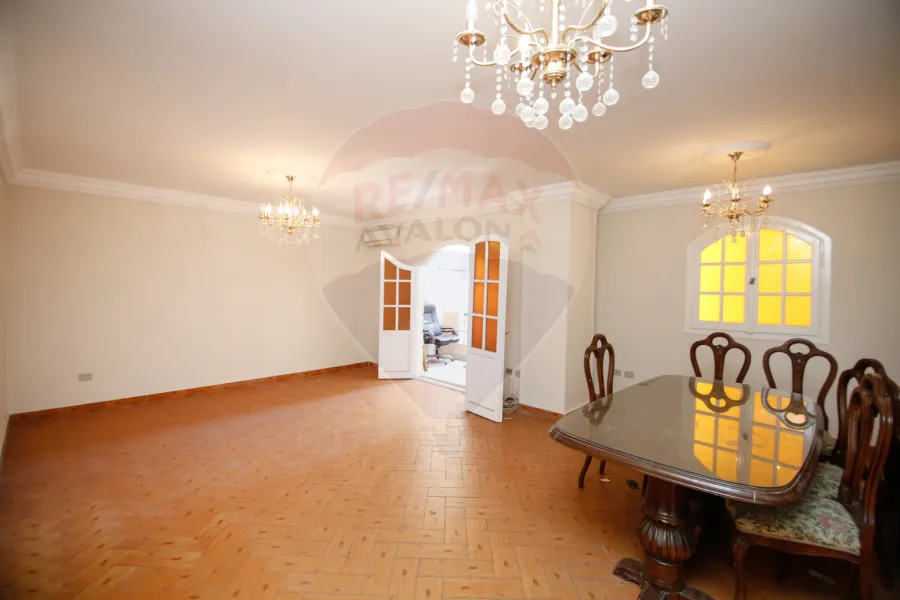 شقة للبيع 160 م سبورتنج (ش أحمد علام)