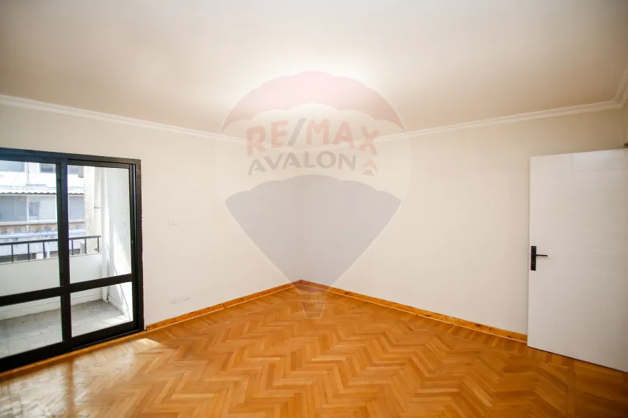 Apartment for sale 310 m net Latin District (Fouad St.- brand building)