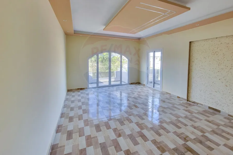 Villa For Sale 750 m King Marriout (Elrashedy St.)