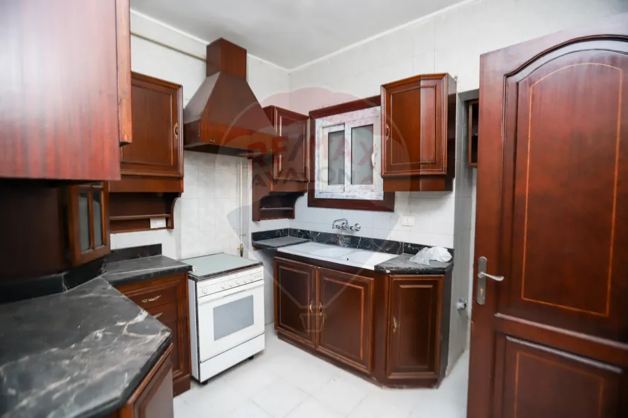 Administrative Unit for rent 185 m Louran (El Eqbal Directly on The Teram)