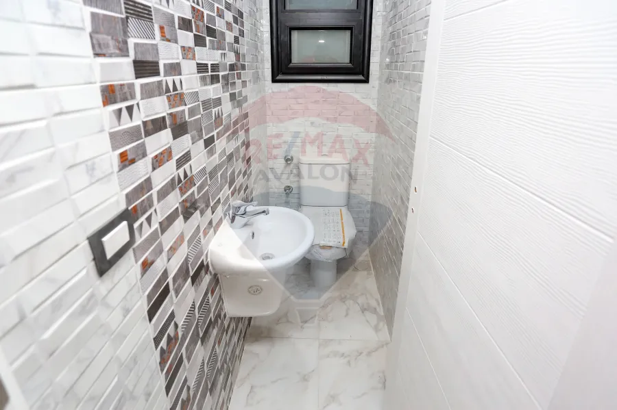 شقة للبيع 147 م سموحة (ايست تاورز)